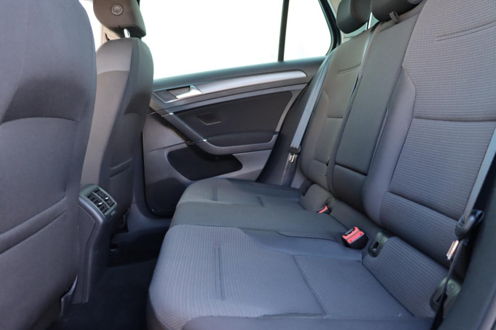 Volkswagen Golf 1.0 tsi comfortline business r 110pk
