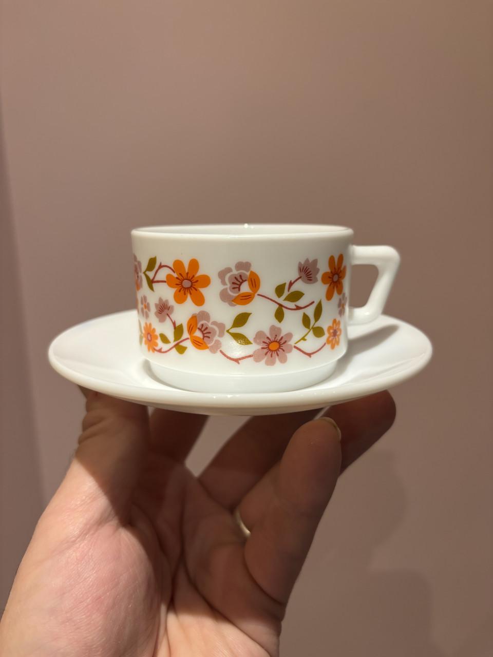 Vintage Arcopal Scania koffie & thee met schotels en 1 bord