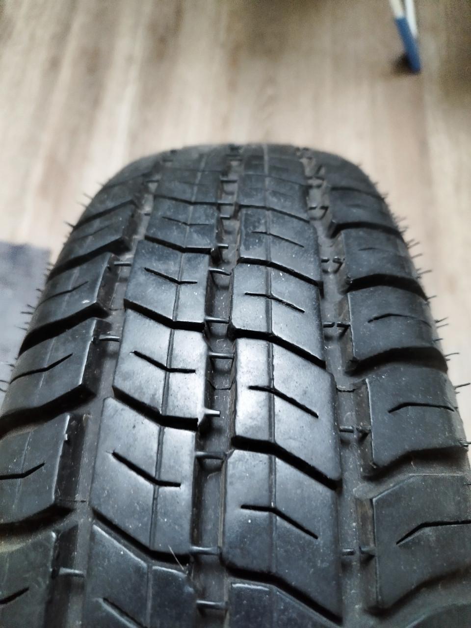Reserveband voor auto, caravan of aanhangwagen