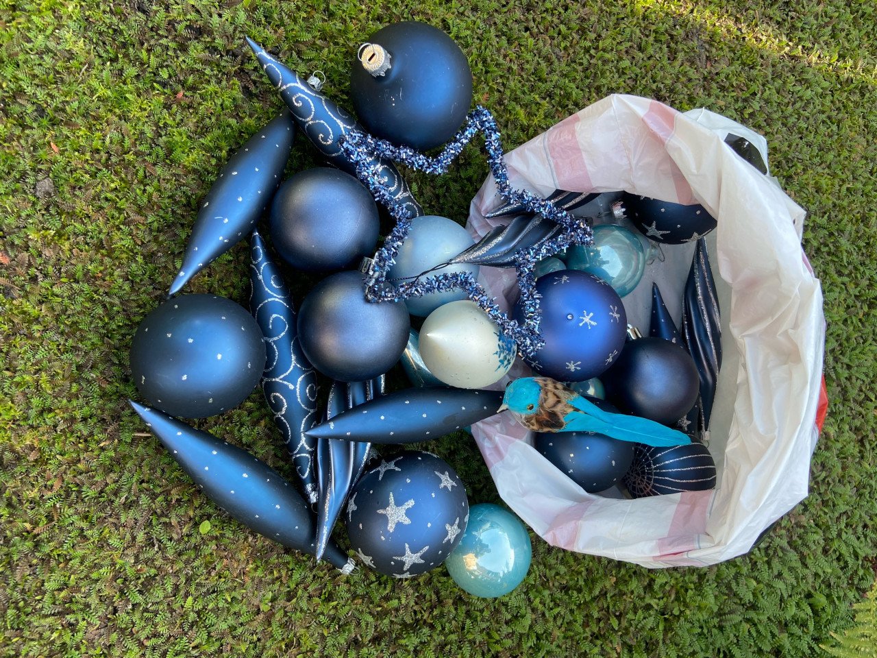 Mooie blauwe kerstballen