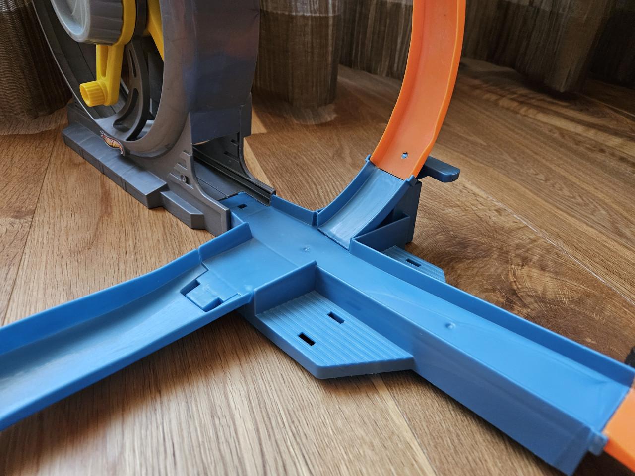 Hot Wheels Turbine Twister