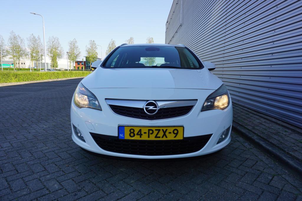 Opel Astra sports tourer 1.4 turbo sport airco / cruise / navi / elektr. ra