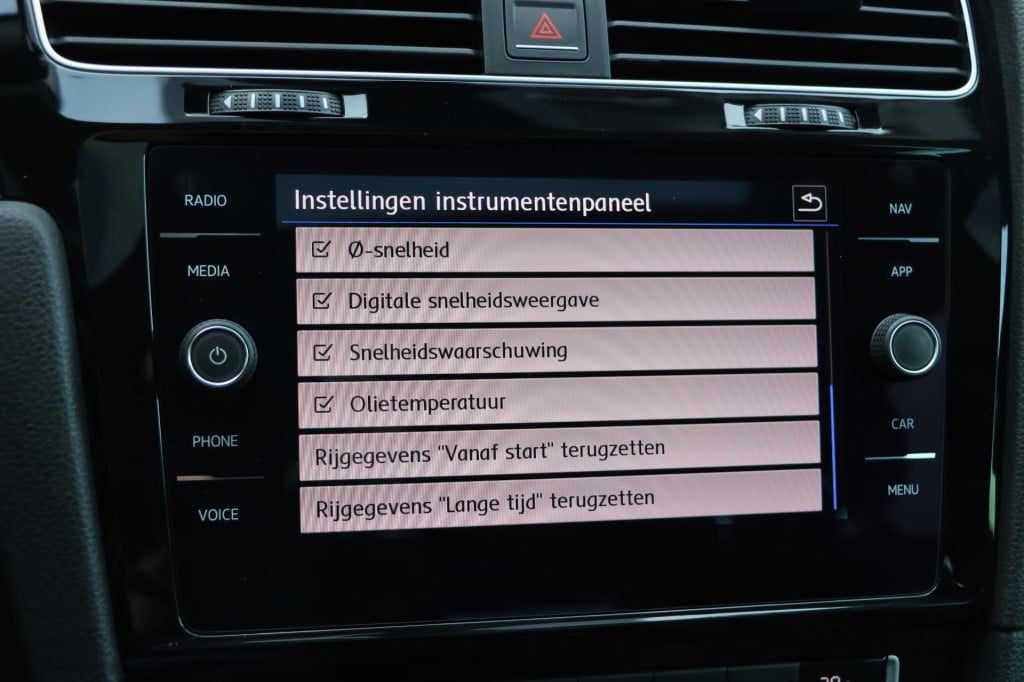 Volkswagen Golf 1.6 tdi highline r-line