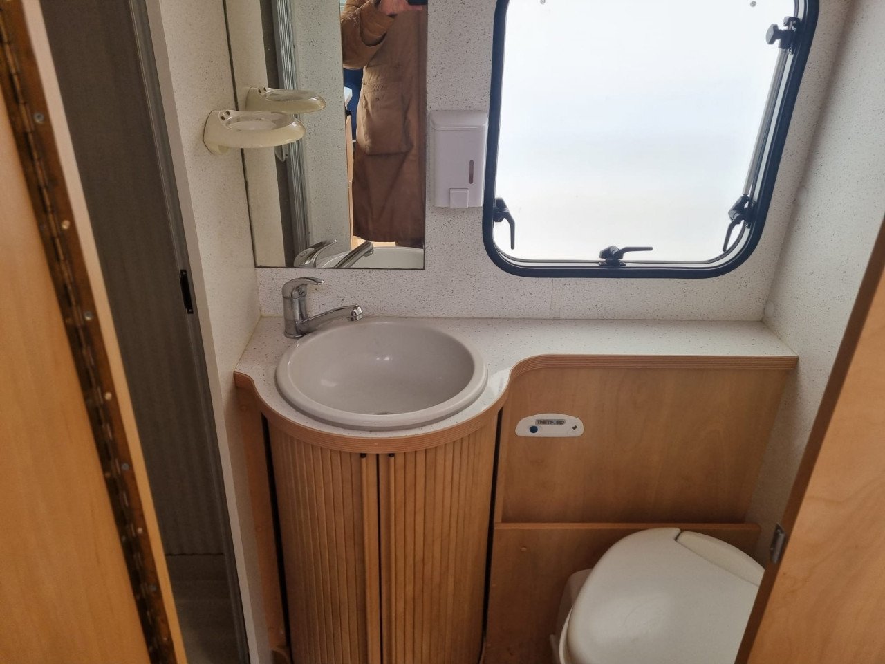 Burstner alkoof campers op basis van FIAT DUCATO uit 2002