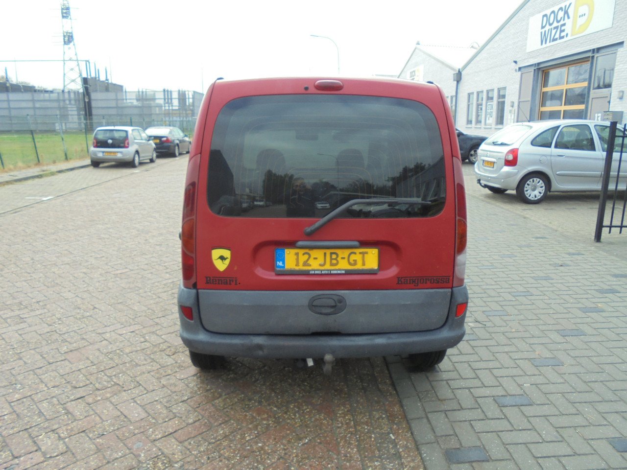 Renault Kangoo 5 persoons benzine ,echte werkauto ,apk t/m juni 2026