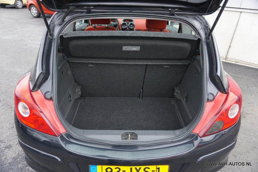 Opel Corsa 1.2-16v enjoy