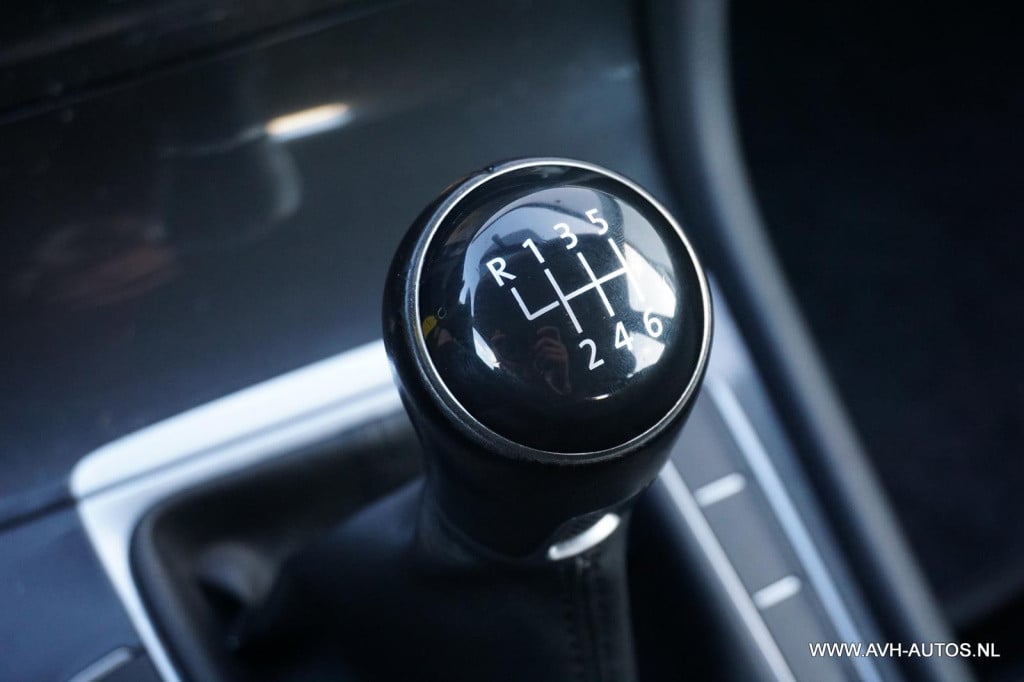 Volkswagen Golf 1.0 tsi trendline