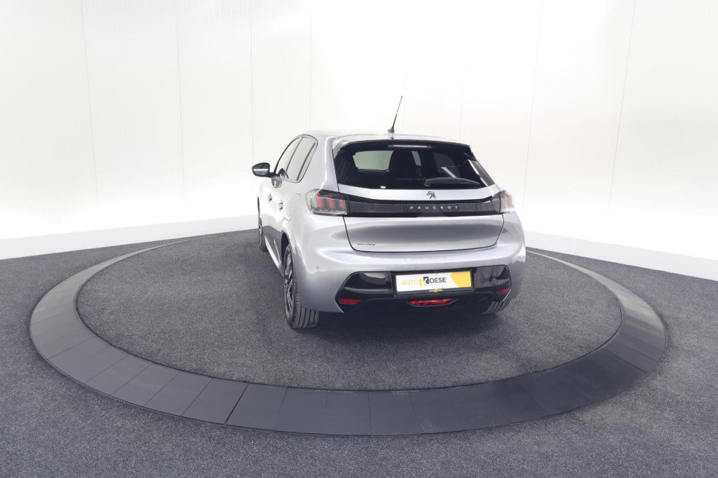 Peugeot 208 puretech 100 allure | camera | navigatie | apple carplay | park