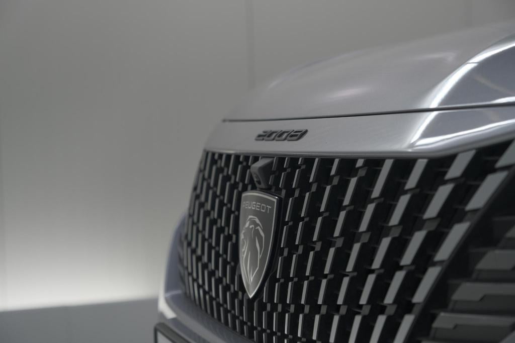 Peugeot 2008 puretech 130 eat8 gt | 360 camera | stoelmassage | adaptieve c