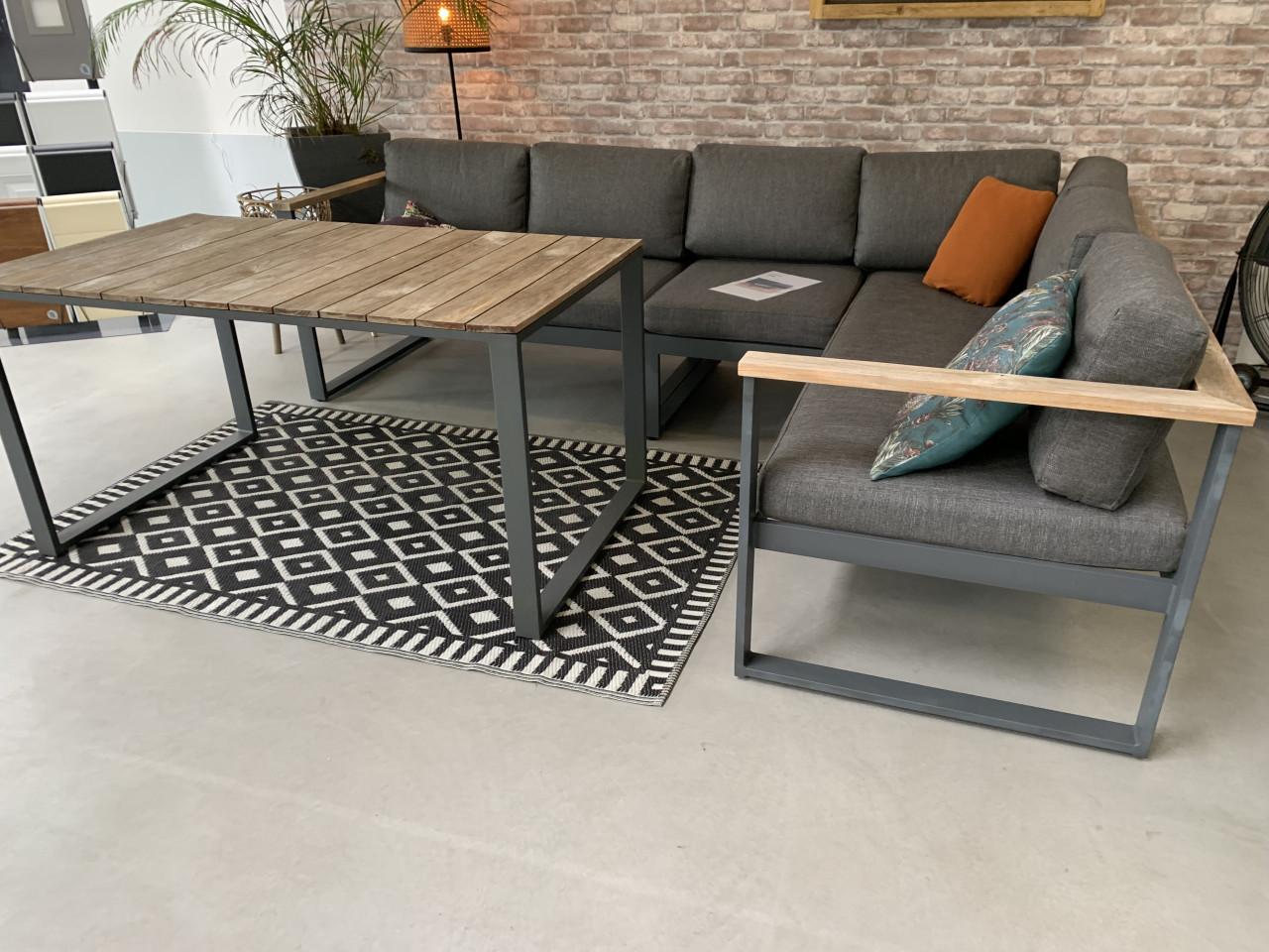 Grijze Alminium met hout loungebank, met hoge tafel en kussens