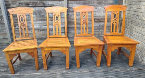 Handgemaakte eikenhouten eetkamerstoelen