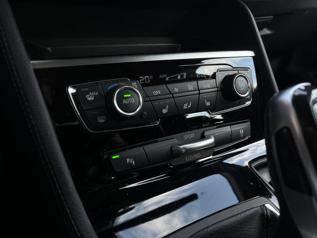 BMW 2-serie active tourer 220i high executive | head-up | navi | camera | l