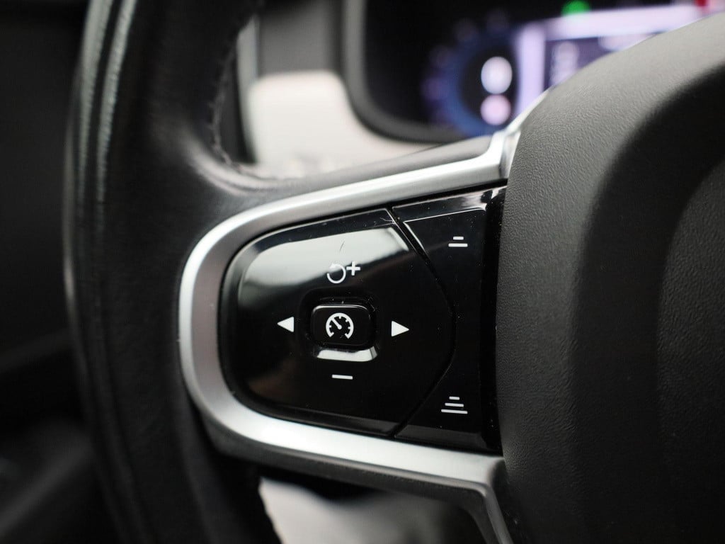 Volvo V90 2.0 b4 momentum business | automaat | navigatie | leder | apple c
