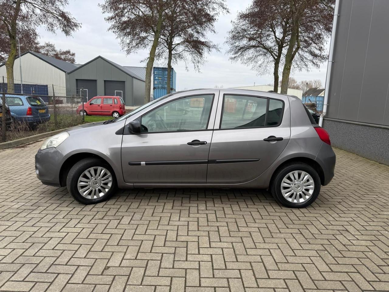 Renault Clio 1.2 Special Line Airco/ Navigatie