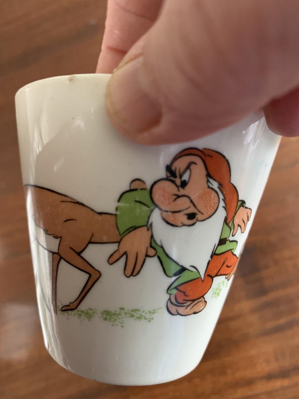 Een set van vijf vintage kinder serviesstukken