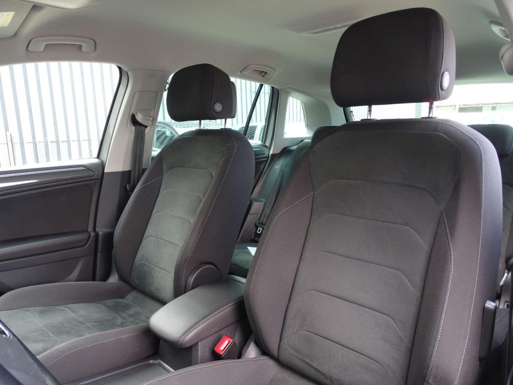 Volkswagen Tiguan 1.4 tsi act highline business r aut | r line | trekhaak |