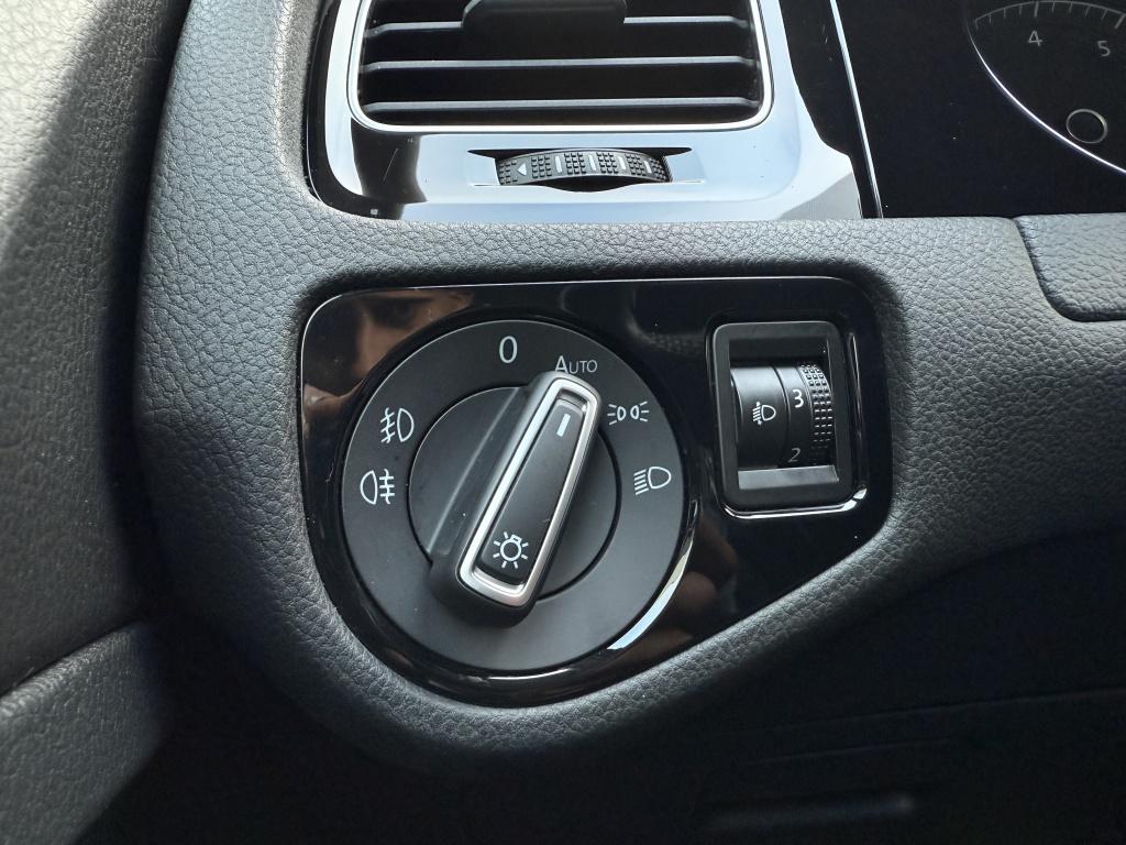 Volkswagen Golf 1.4 tsi highline // goed uitgeruste automaat //