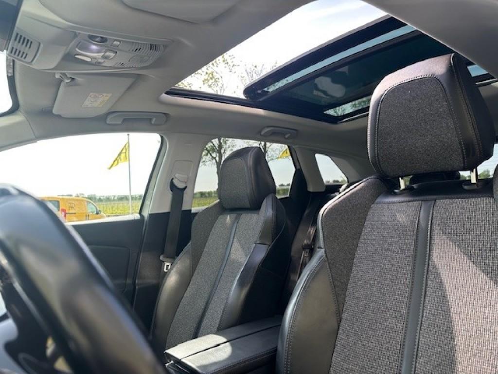 Peugeot 3008 1.2 puretech première