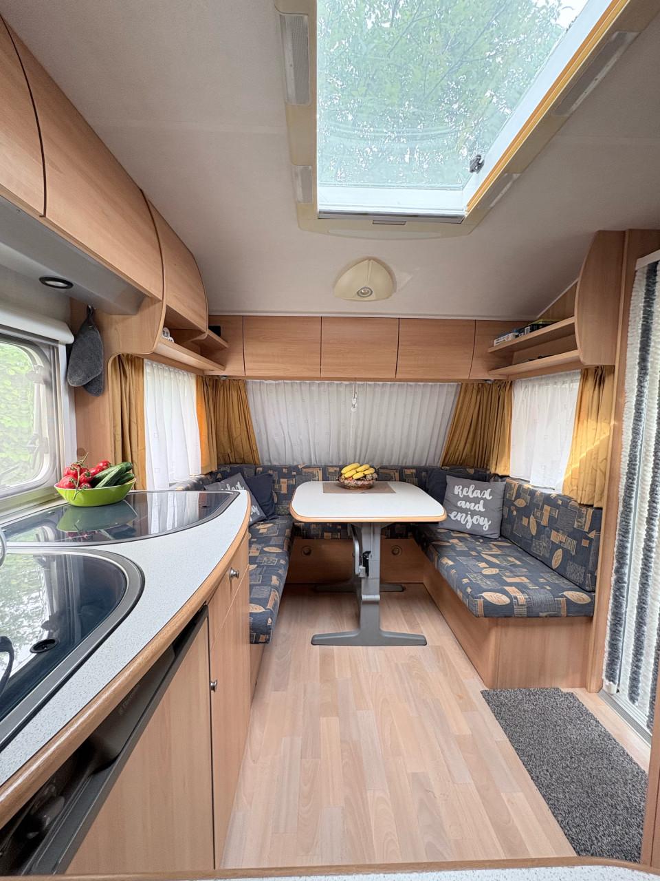 Home-car Racer 45 Spirit. 4 pers caravan met voortent&luifel