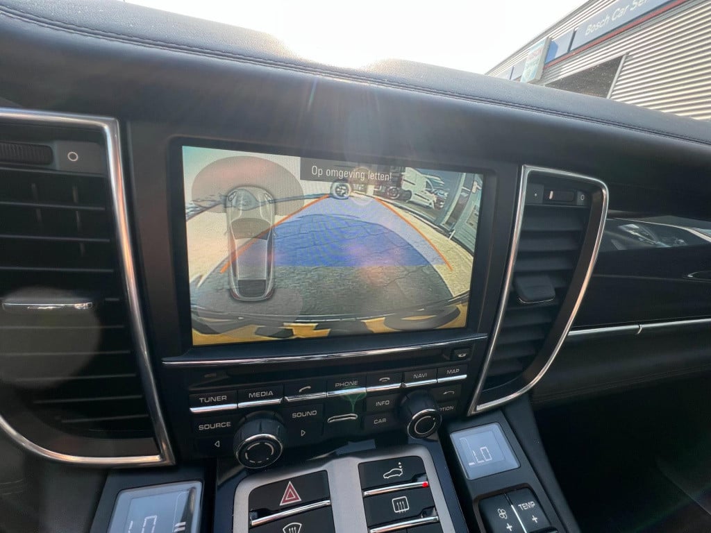 Porsche Panamera schuif/kanteldak, leer, navi, afn. trekhaak enz...