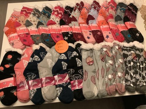 Partij leuke fluffy huissokken. ( partij 244)