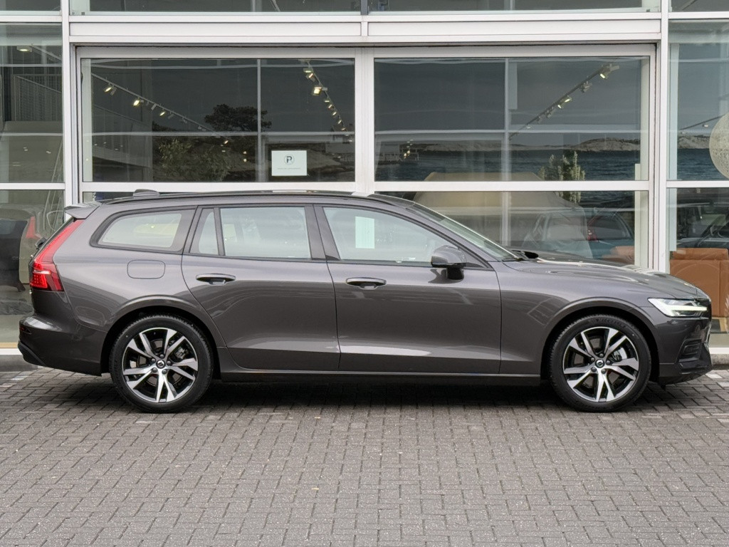 Volvo V60 b3 essential edition