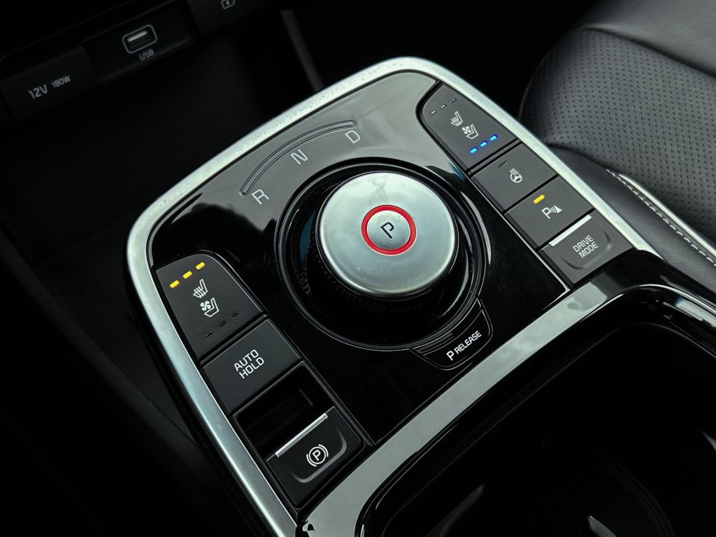 Kia E-niro executiveline 64 kwh | schuif-/kanteldak | 3-fase | jbl | stoelk
