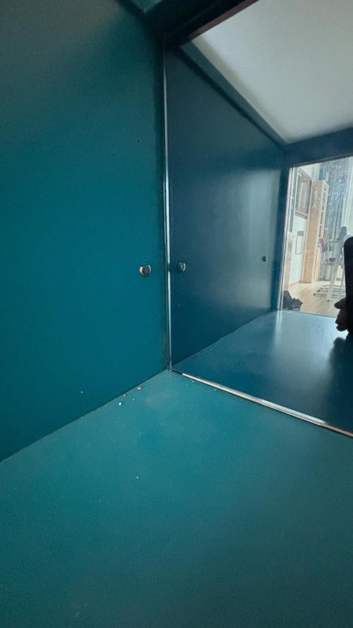 Vitrinekast met lades