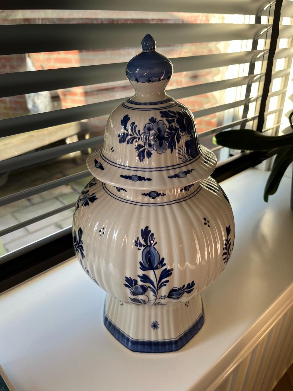 Originele antieke vaas uit Delft.