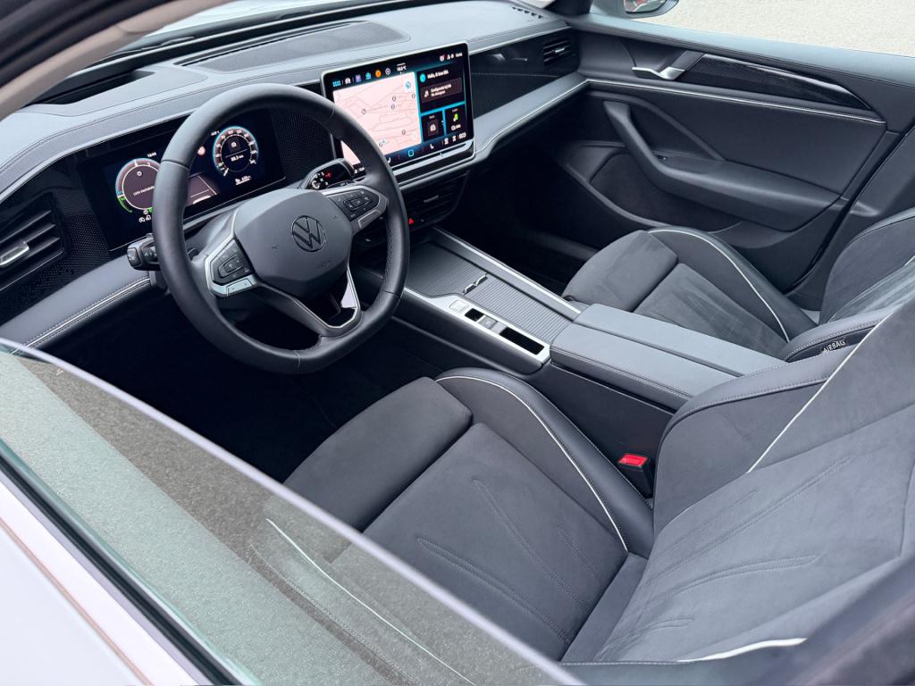 Volkswagen Passat variant 1.5 ehybrid business | dode hoek | camera | trekh