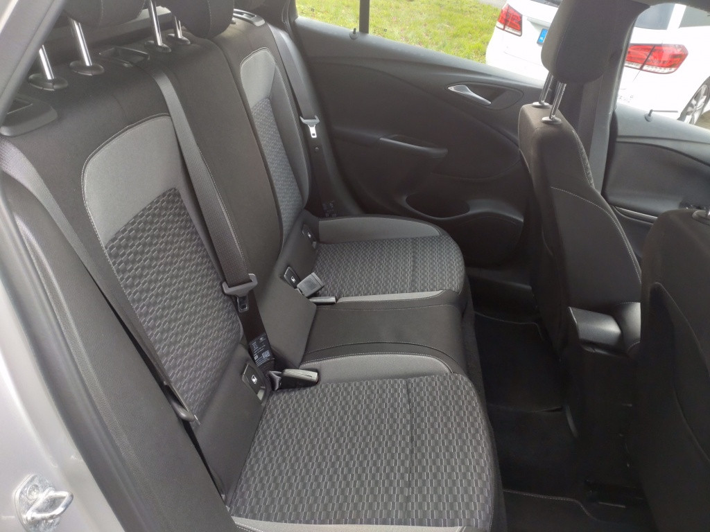 Opel Astra sports tourer 1.2 edition