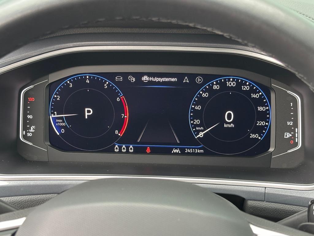 Volkswagen T-roc 1.5 tsi 150pk dsg style | trekhaak | navi | iq light | ada