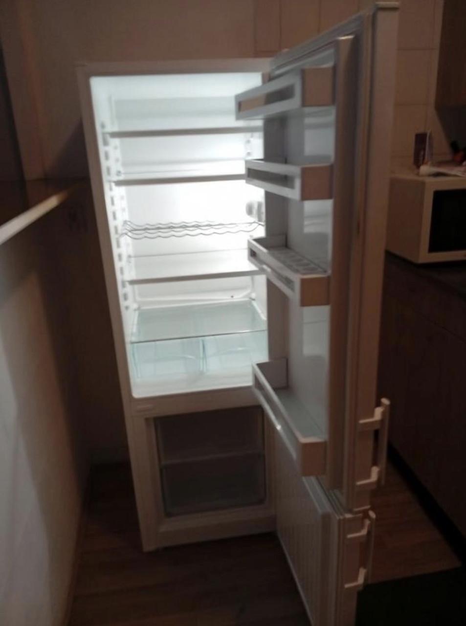 Liebherr A++ koel vries combinatie koelkast vriezer 161x55x60 cm.