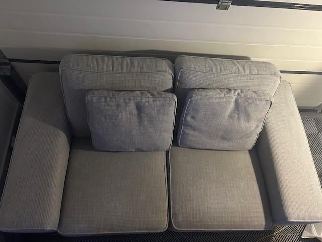 2 en 2,5 zits bankstel met bijpassende poef