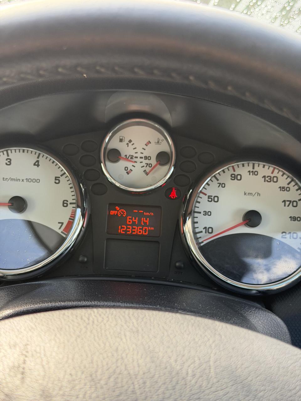 Peugeot 207 SW 1.6 VTi 123.000 KM APK 09-2027 - Lage kmstand