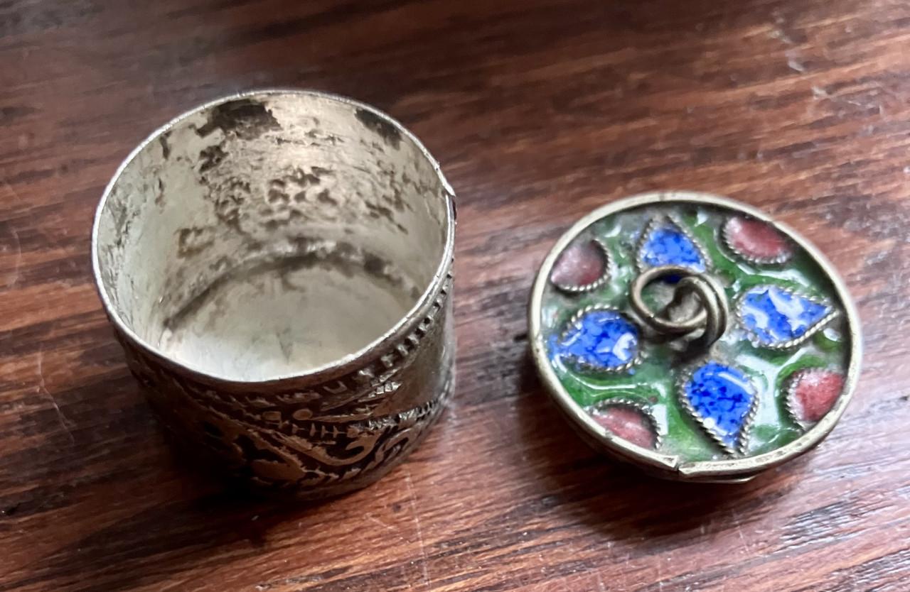 Vintage Franse metalen pillendoosje/snuisterijdoosje