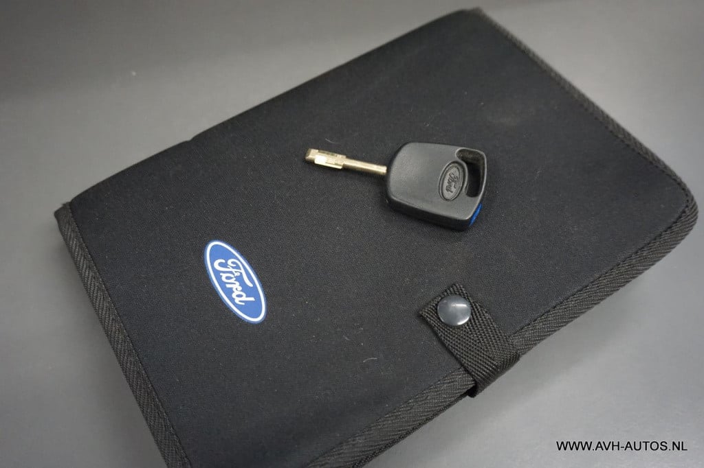 Ford Fiesta 1.4-16v futura automaat