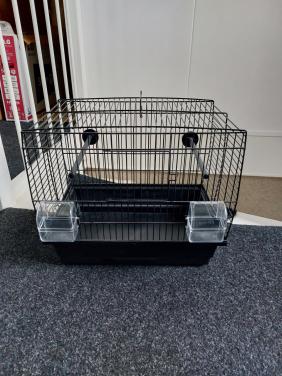 Nieuwe zwarte vogelkooi