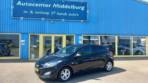 Hyundai i30 1.6 GDI blue drive I-Motion 5deurs bj:2012 airco i.z.g.st