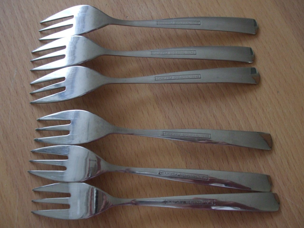 Te koop set gebakvorken.(nieuw).
