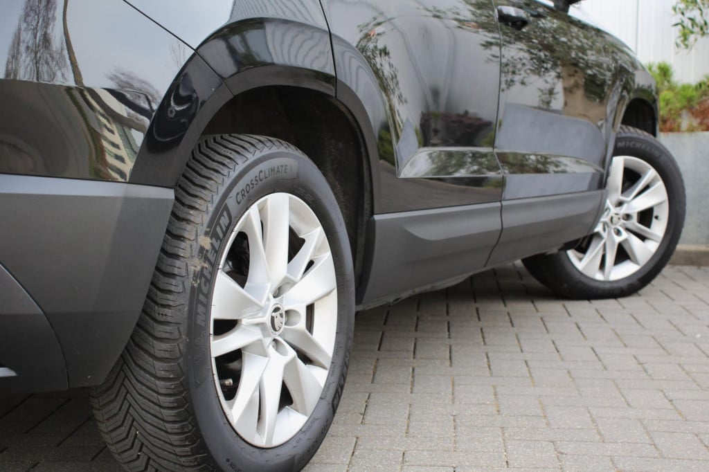 Skoda Karoq 1.5 tsi act sportline business - stoel verw - carplay - virtual