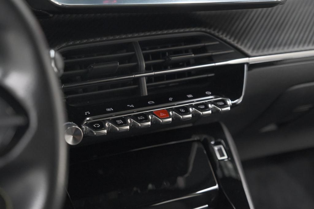 Peugeot 2008 puretech 130 gt-line | camera | adaptieve cruise control | all