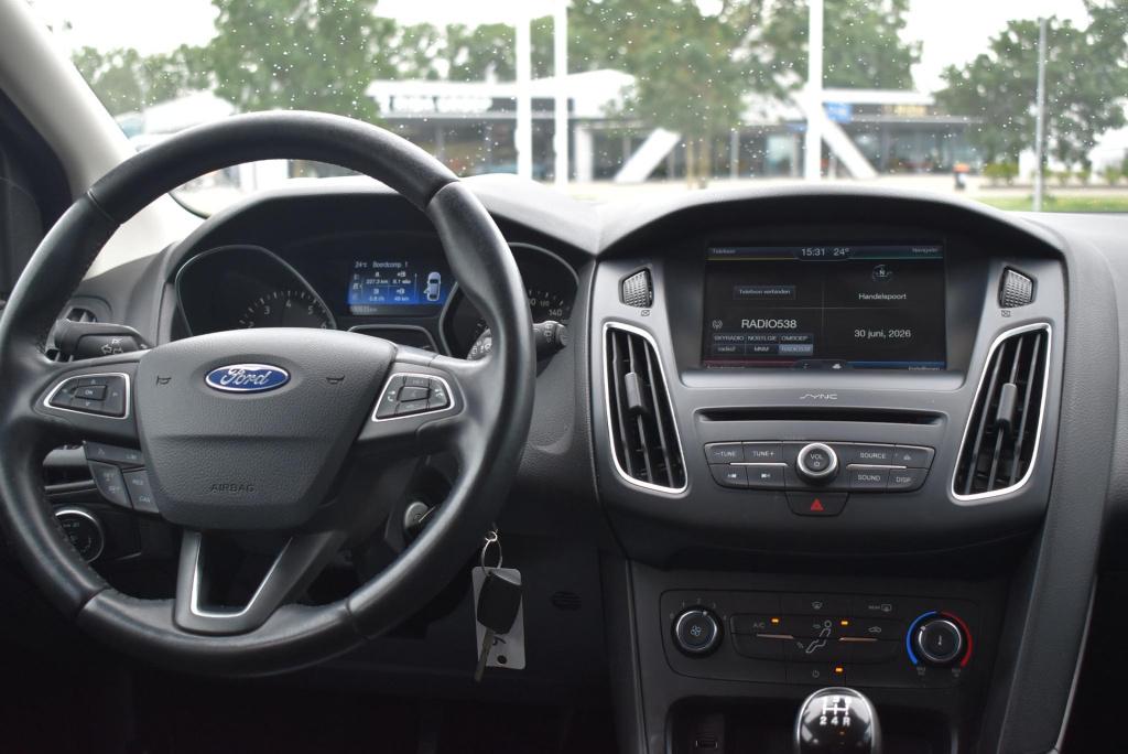 Ford Focus 1.0 trend | incl. nieuwe distrtibutieriem | trekhaak | airco | n