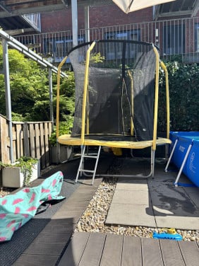 Trampoline