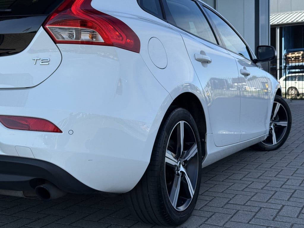 Volvo V40 1.6 t2 r-design | navi | cruise | stoelverwarming | parkeersensor