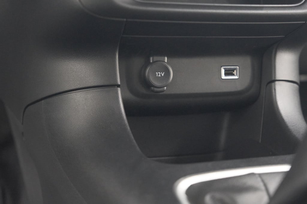 Citroen C3 puretech 82 c-series | navigatie | climate control | apple carpl