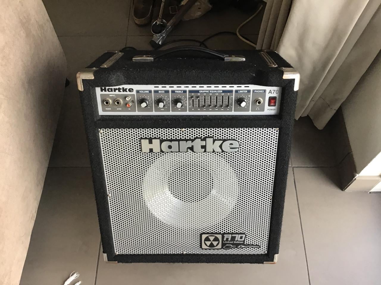 Complete set: Vioolbas en Hartke A70 Kickback combo versterker