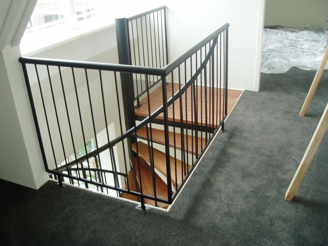 Stalen balustrades op maat – stijlvol, veilig en volledig naar wens
