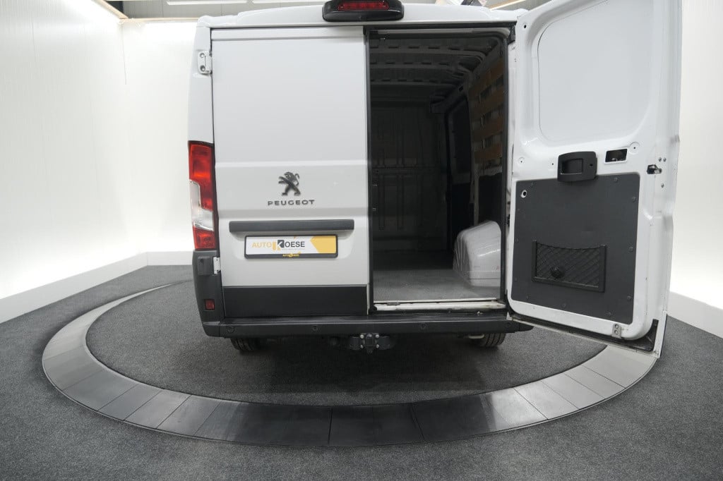 Peugeot Boxer 330 2.2 bluehdi 120 l1h1 premium | trekhaak | camera | betimm