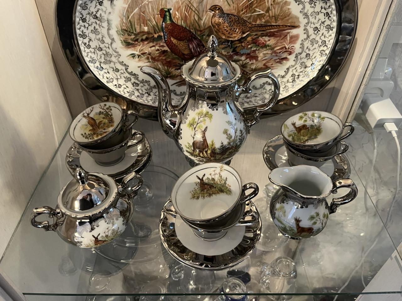 Theeservies met dienblad, porselein